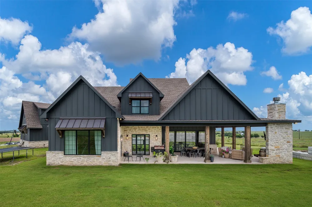 249 County Road 359 Muenster, TX 76252