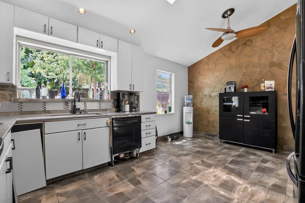 915 Oak Cliff Drive Grapevine, TX 76051
