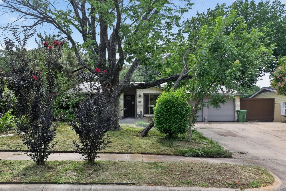 915 Oak Cliff Drive Grapevine, TX 76051
