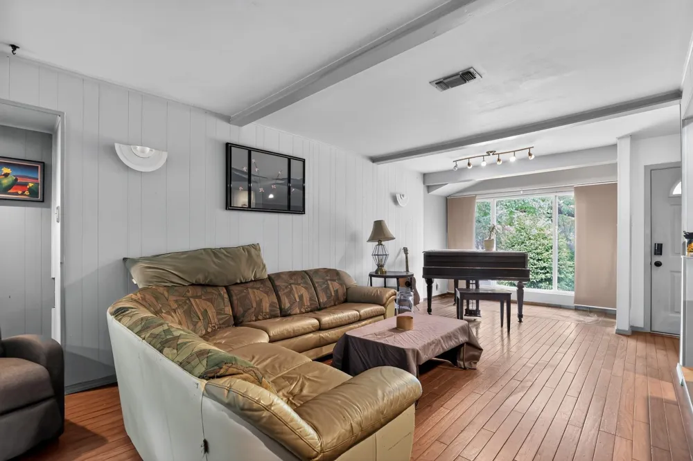 915 Oak Cliff Drive Grapevine, TX 76051
