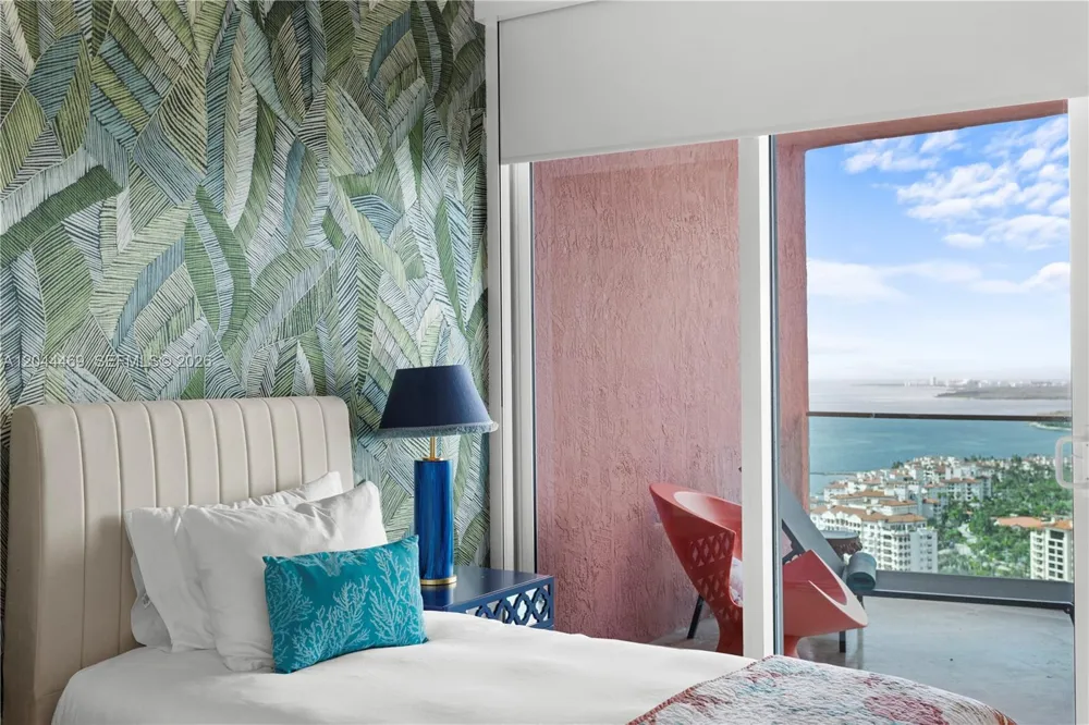300 S Pointe Dr #3604 Miami Beach, FL 33139