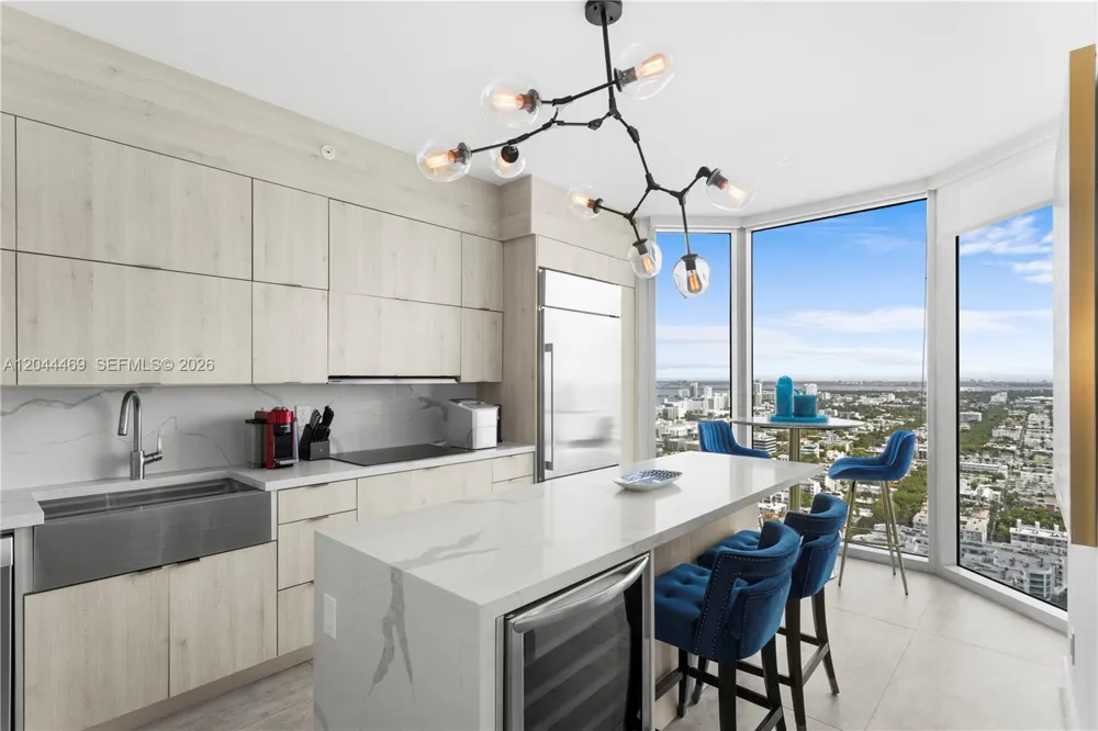 300 S Pointe Dr #3604 Miami Beach, FL 33139