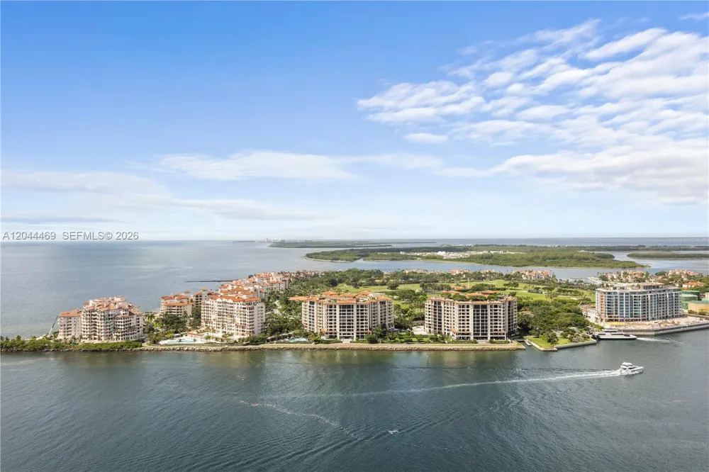 300 S Pointe Dr #3604 Miami Beach, FL 33139