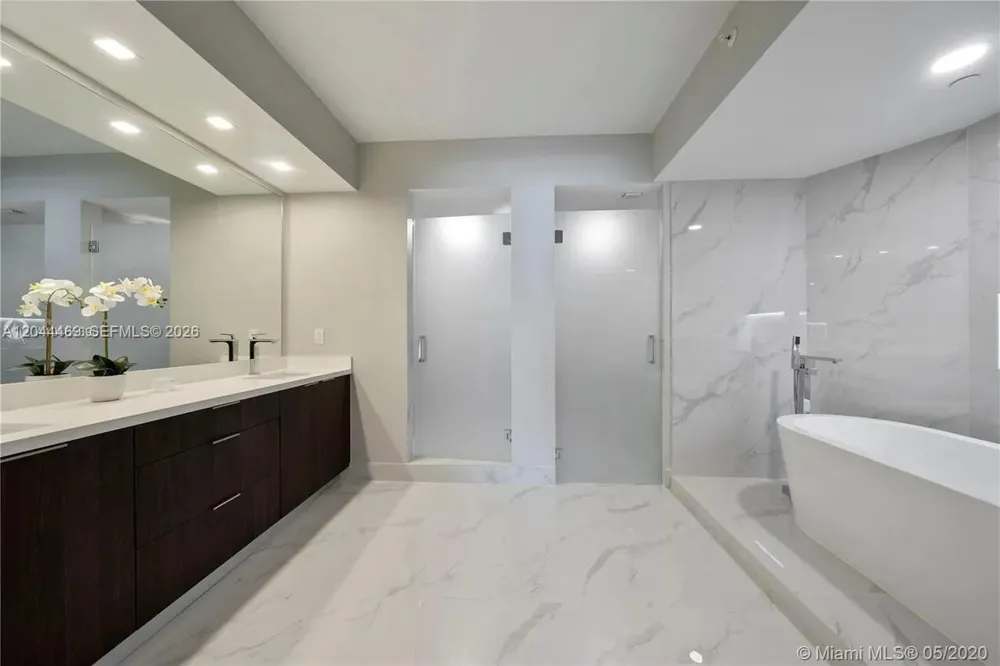300 S Pointe Dr #3604 Miami Beach, FL 33139