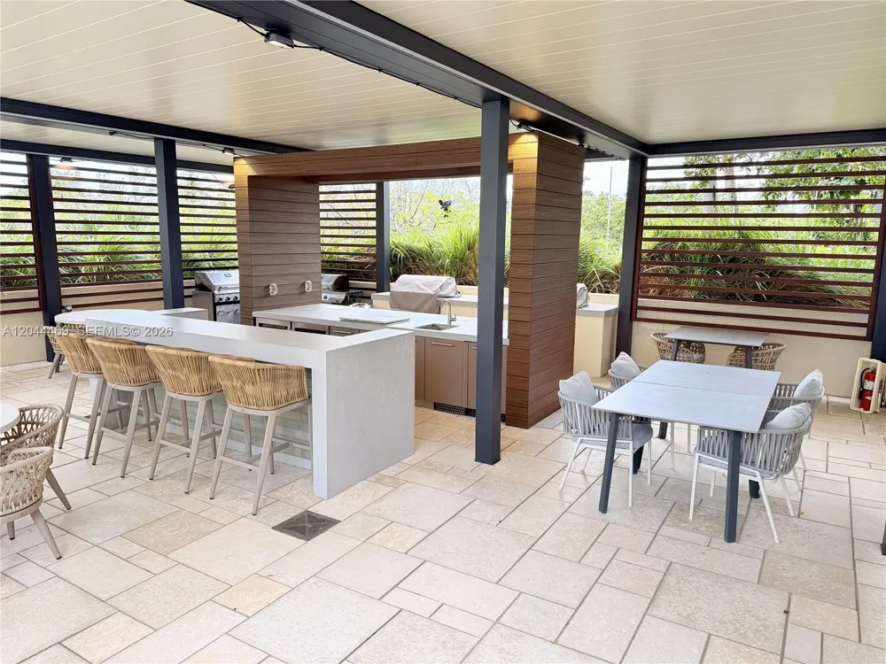 300 S Pointe Dr #3604 Miami Beach, FL 33139