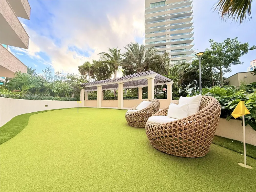 300 S Pointe Dr #3604 Miami Beach, FL 33139