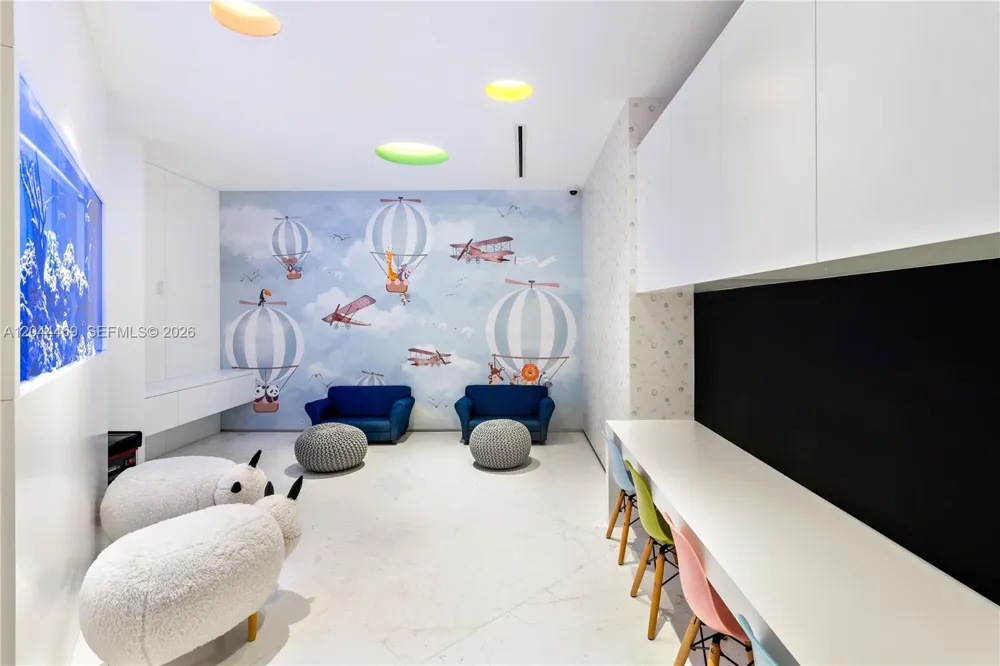 300 S Pointe Dr #3604 Miami Beach, FL 33139