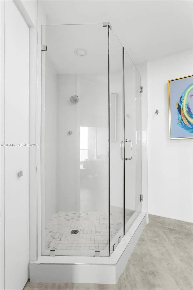 300 S Pointe Dr #3604 Miami Beach, FL 33139