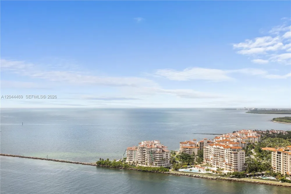 300 S Pointe Dr #3604 Miami Beach, FL 33139