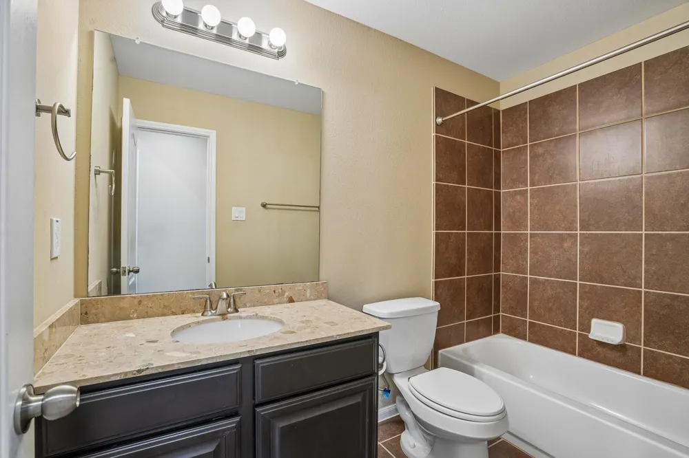 5018 Bay Lane Bacliff, TX 77518