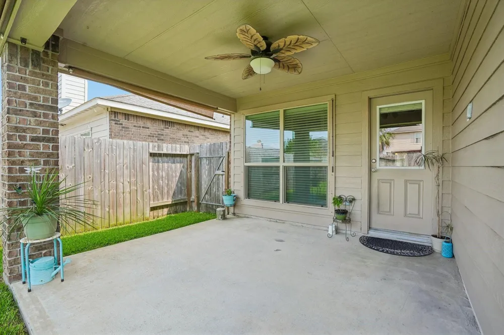 5018 Bay Lane Bacliff, TX 77518