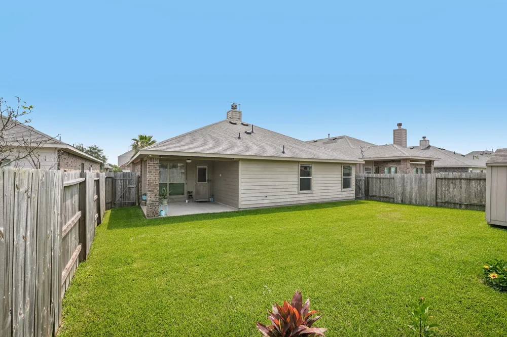 5018 Bay Lane Bacliff, TX 77518