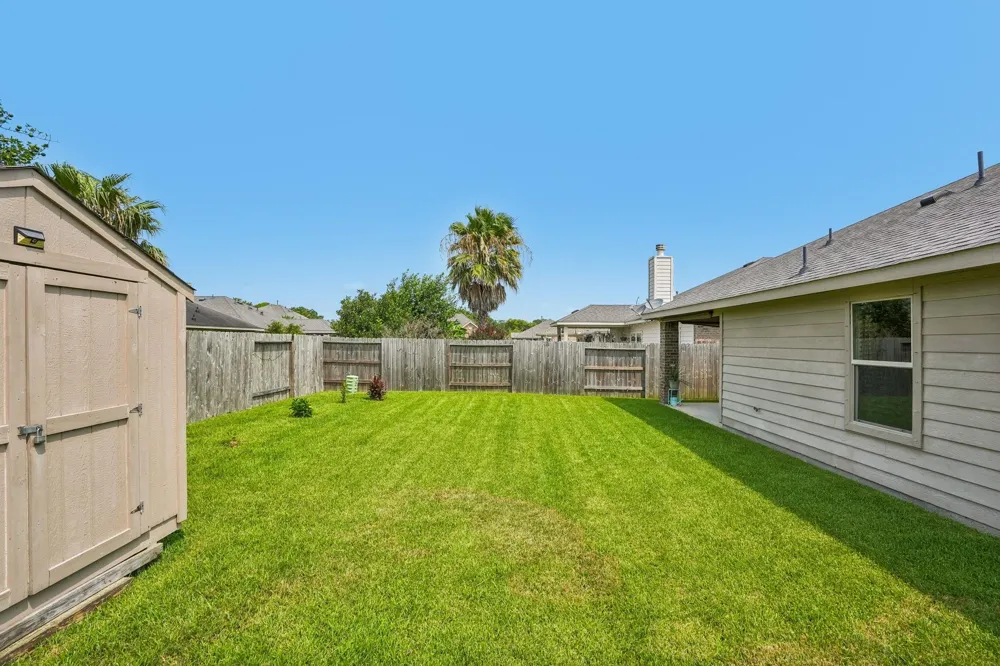5018 Bay Lane Bacliff, TX 77518