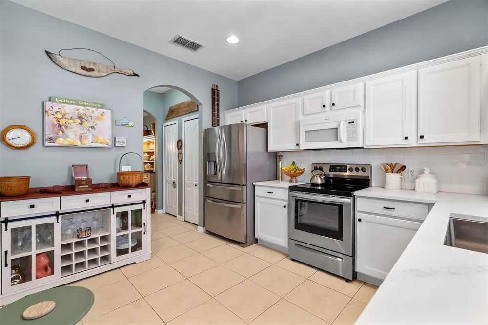 7134 FIVE OAKS DR #4B St Cloud, FL 34773