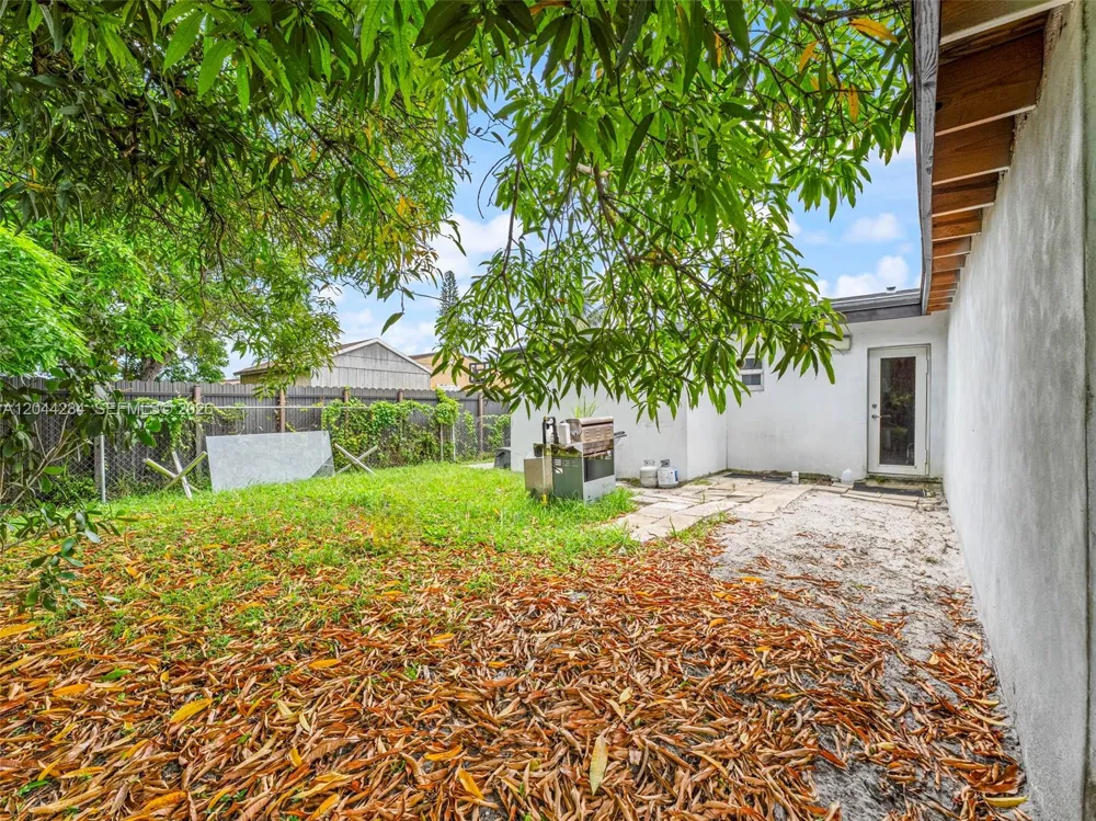 1215 Kasim ST Opa-Locka, FL 33054