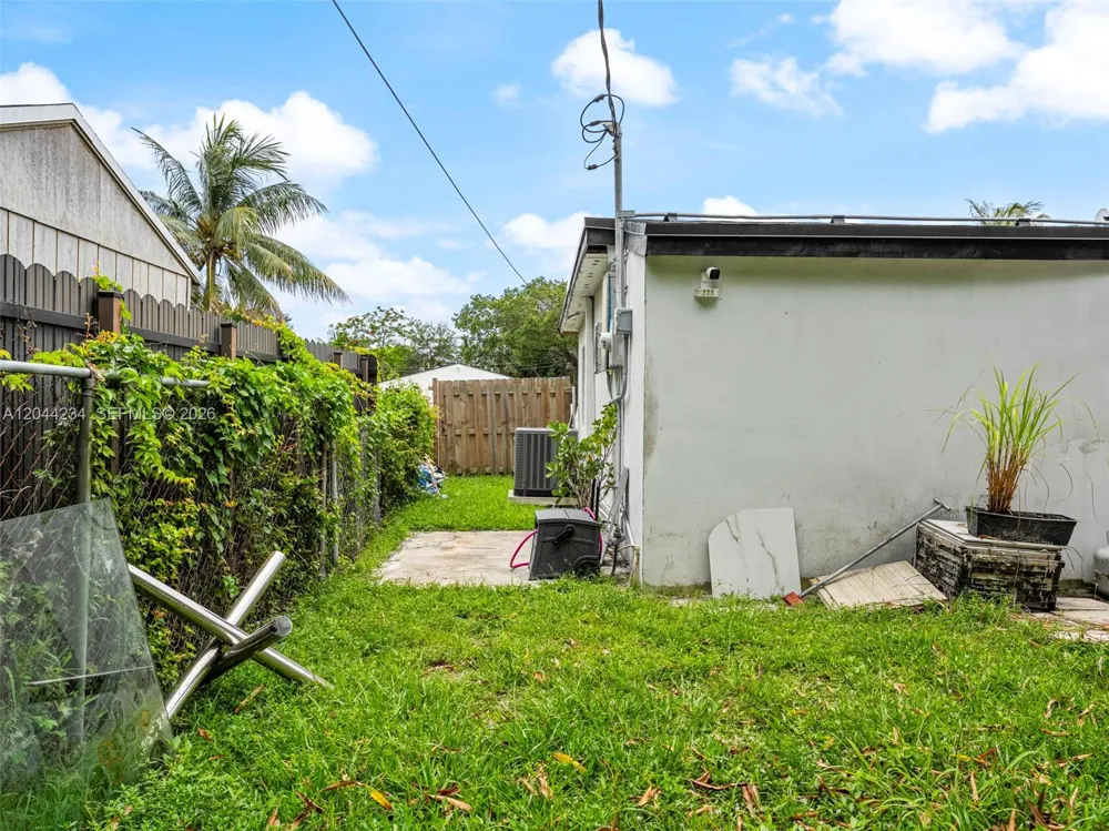 1215 Kasim ST Opa-Locka, FL 33054