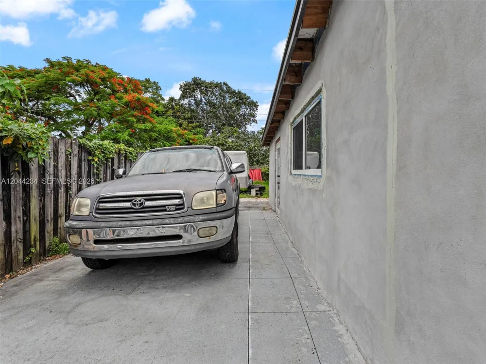 1215 Kasim ST Opa-Locka, FL 33054