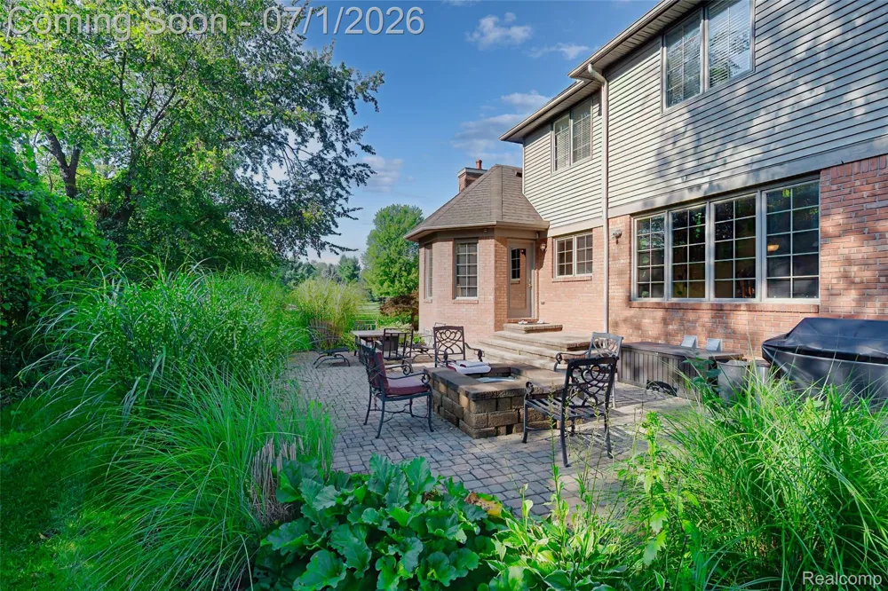 4461 Old Oak Court Superior Charter Township, MI 48170