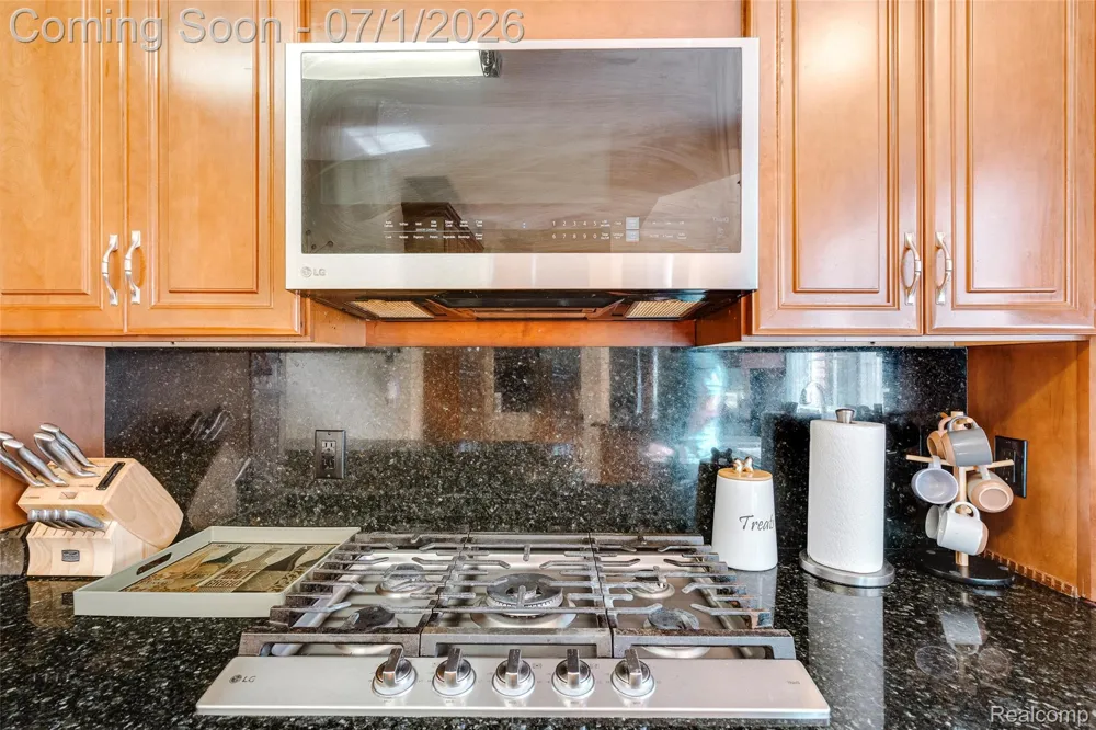 4461 Old Oak Court Superior Charter Township, MI 48170