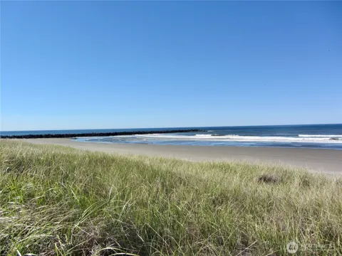 1437 Ocean Shores Boulevard SW