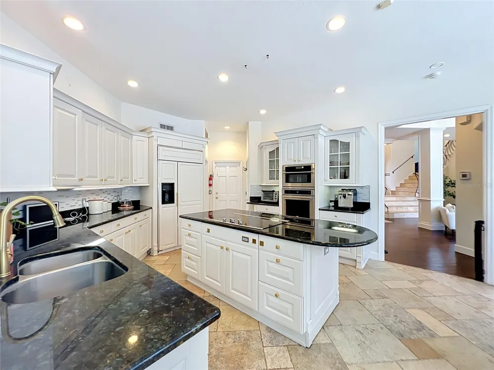 2204 CAIRNS COURT Orlando, FL 32835