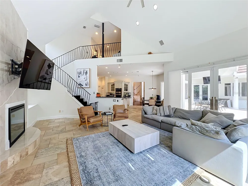 2204 CAIRNS COURT Orlando, FL 32835