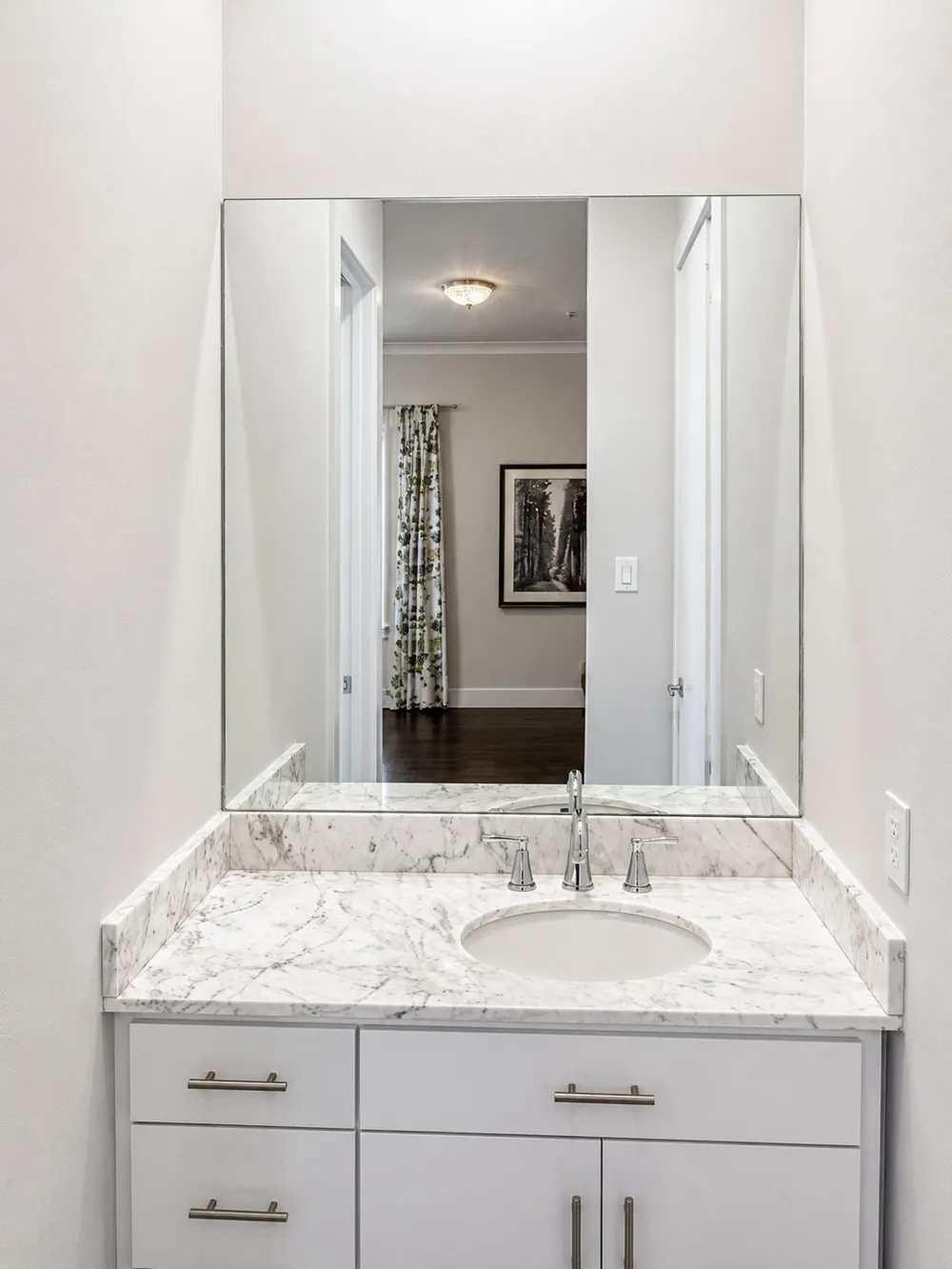 2211 Worthington Street Dallas, TX 75204