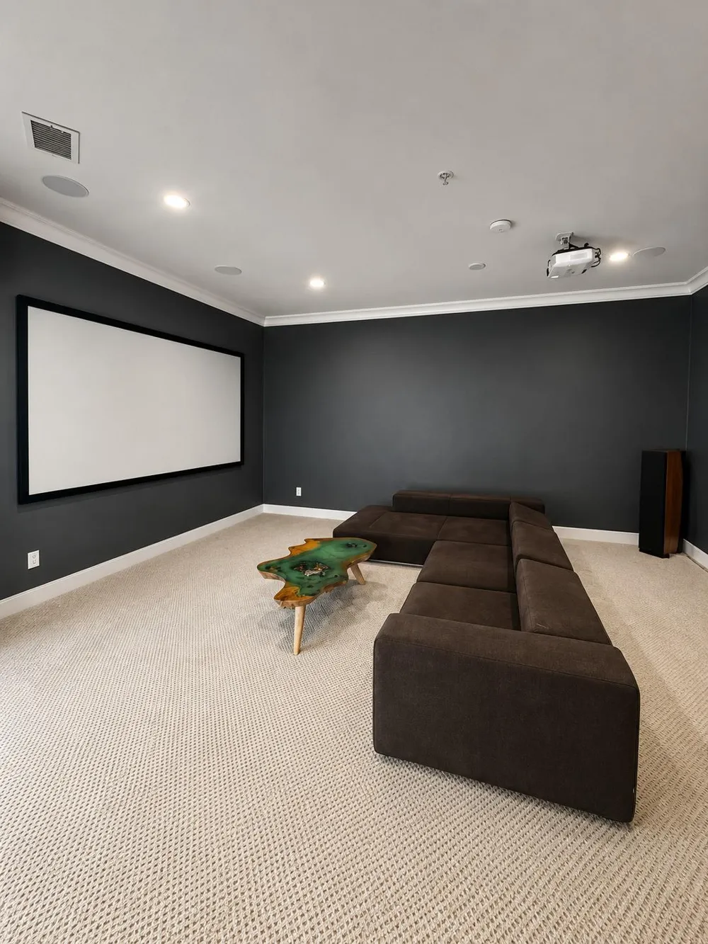 2211 Worthington Street Dallas, TX 75204