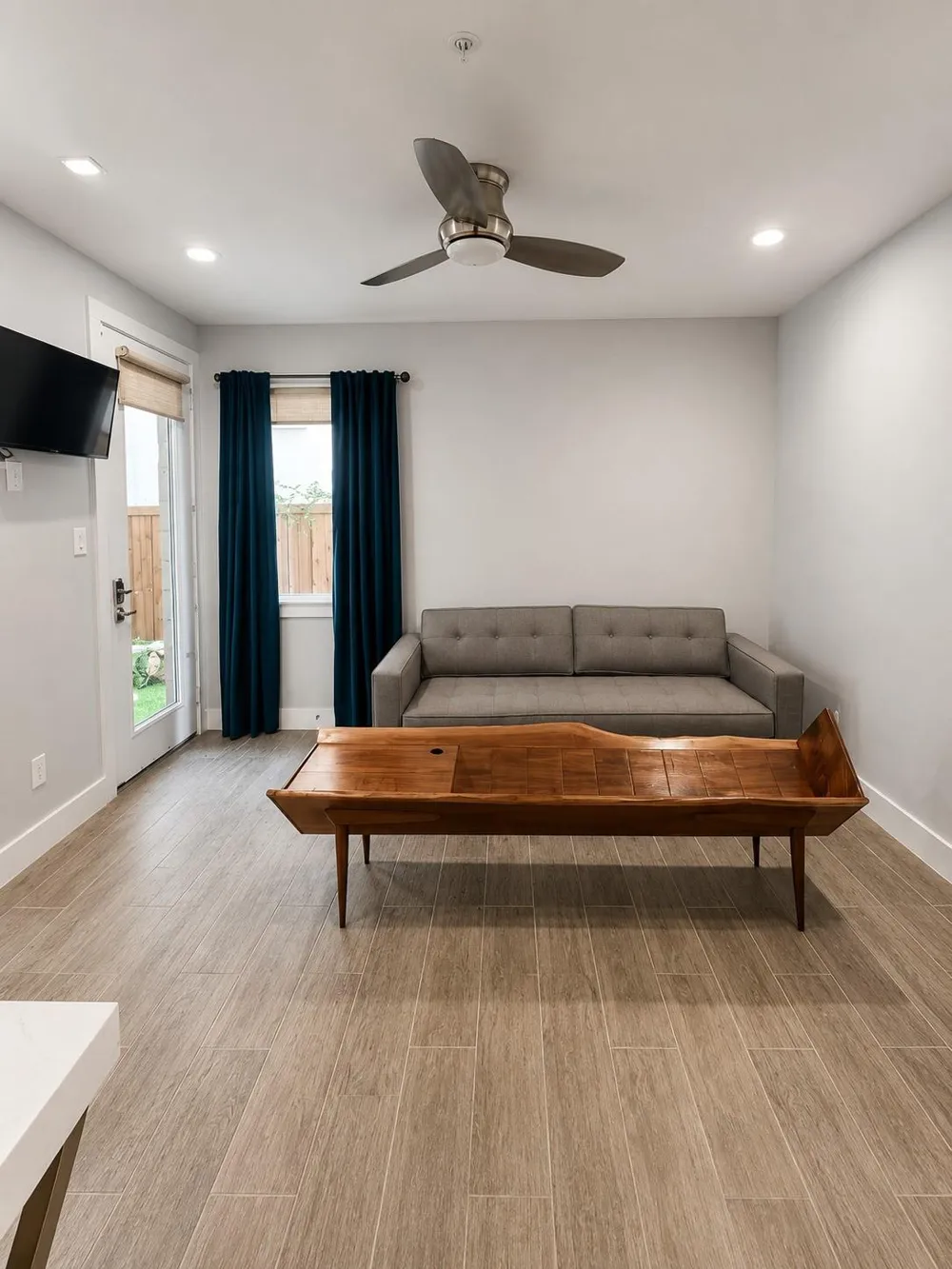 2211 Worthington Street Dallas, TX 75204