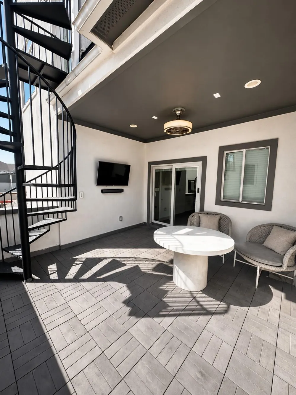 2211 Worthington Street Dallas, TX 75204