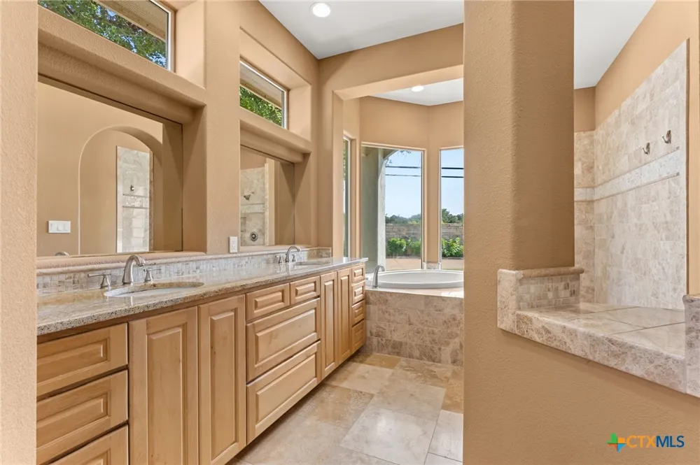 100 Palm Cove Buchanan Dam, TX 78609