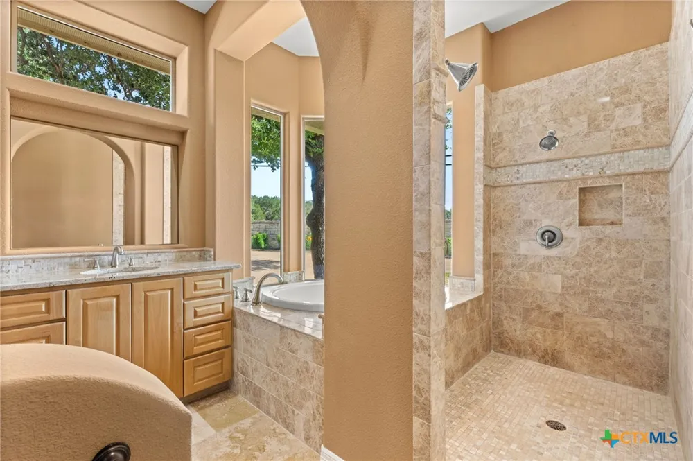 100 Palm Cove Buchanan Dam, TX 78609