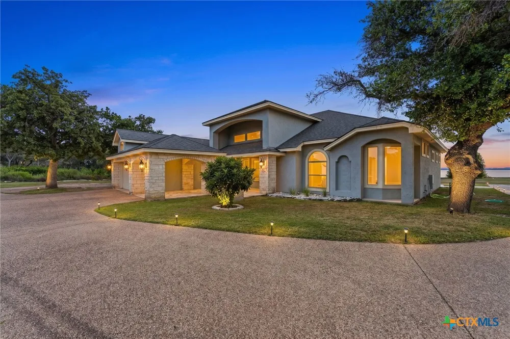 100 Palm Cove Buchanan Dam, TX 78609