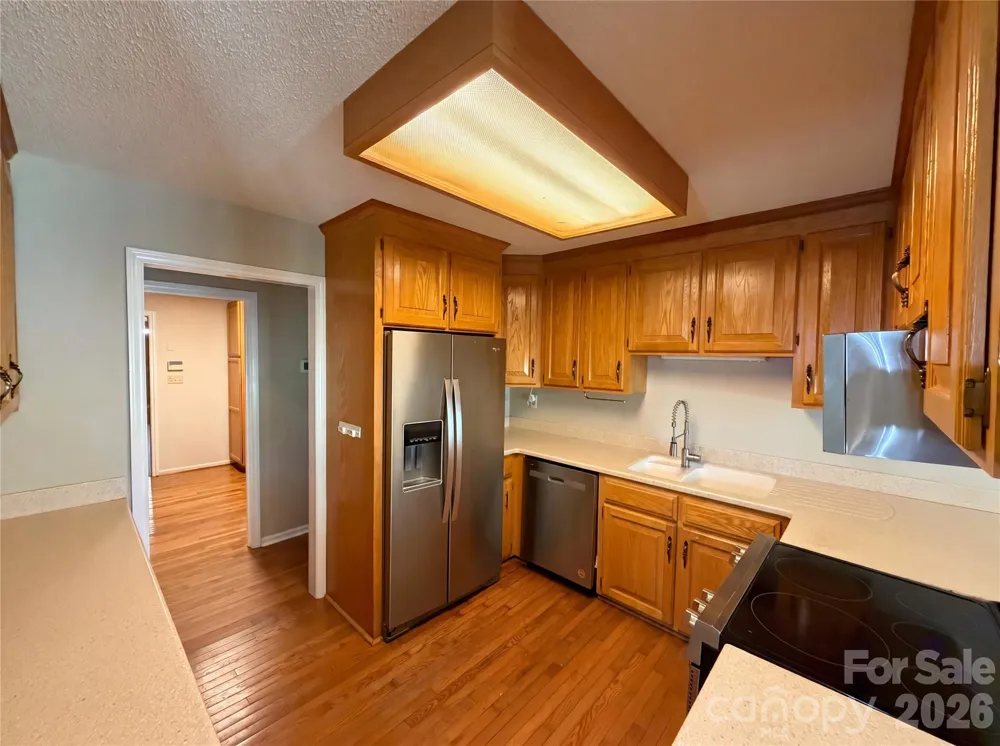 8400 Chestnut Oak Court Harrisburg, NC 28075