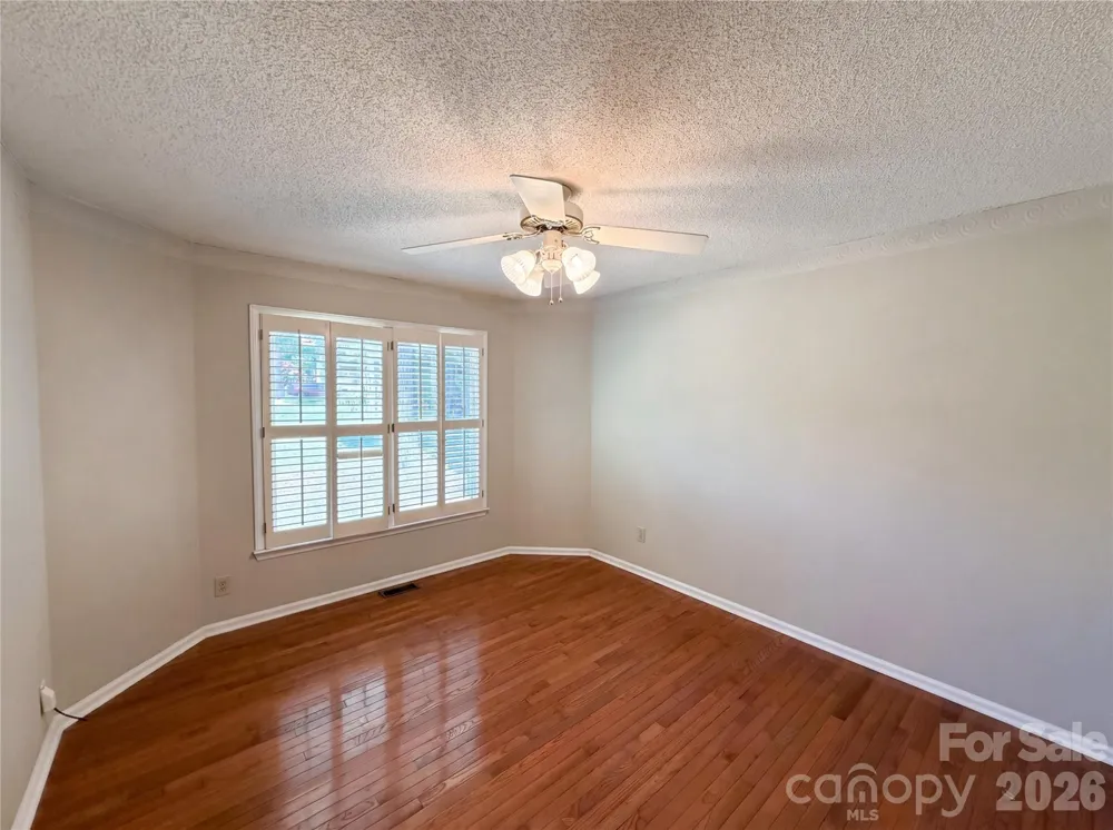 8400 Chestnut Oak Court Harrisburg, NC 28075