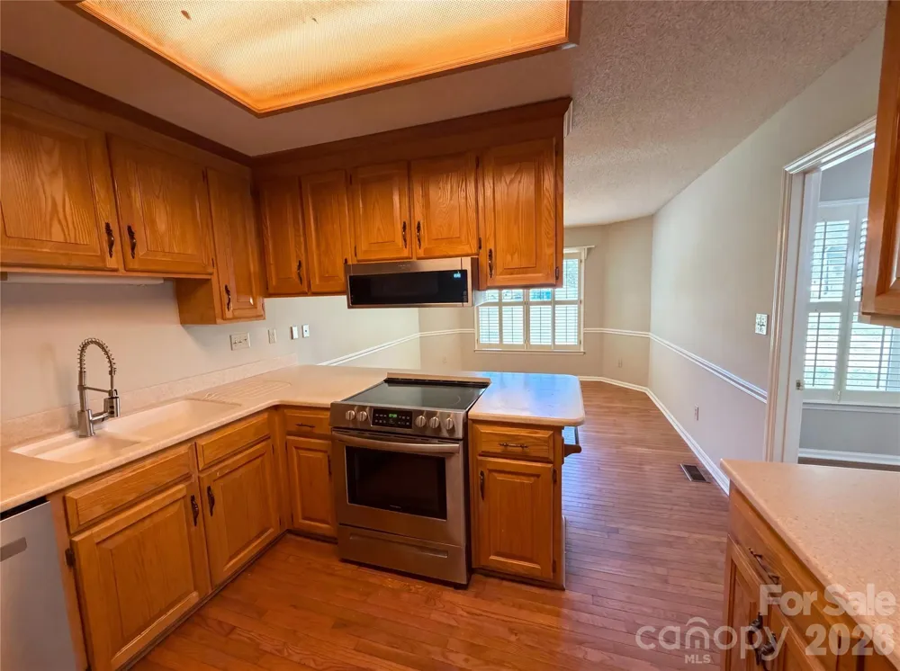 8400 Chestnut Oak Court Harrisburg, NC 28075