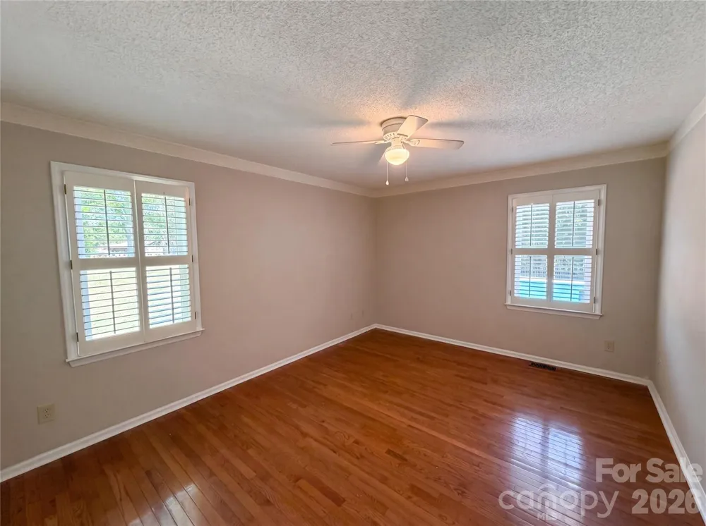 8400 Chestnut Oak Court Harrisburg, NC 28075