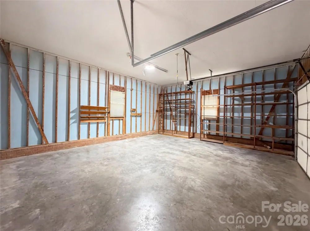 8400 Chestnut Oak Court Harrisburg, NC 28075