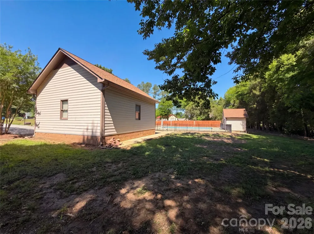 8400 Chestnut Oak Court Harrisburg, NC 28075