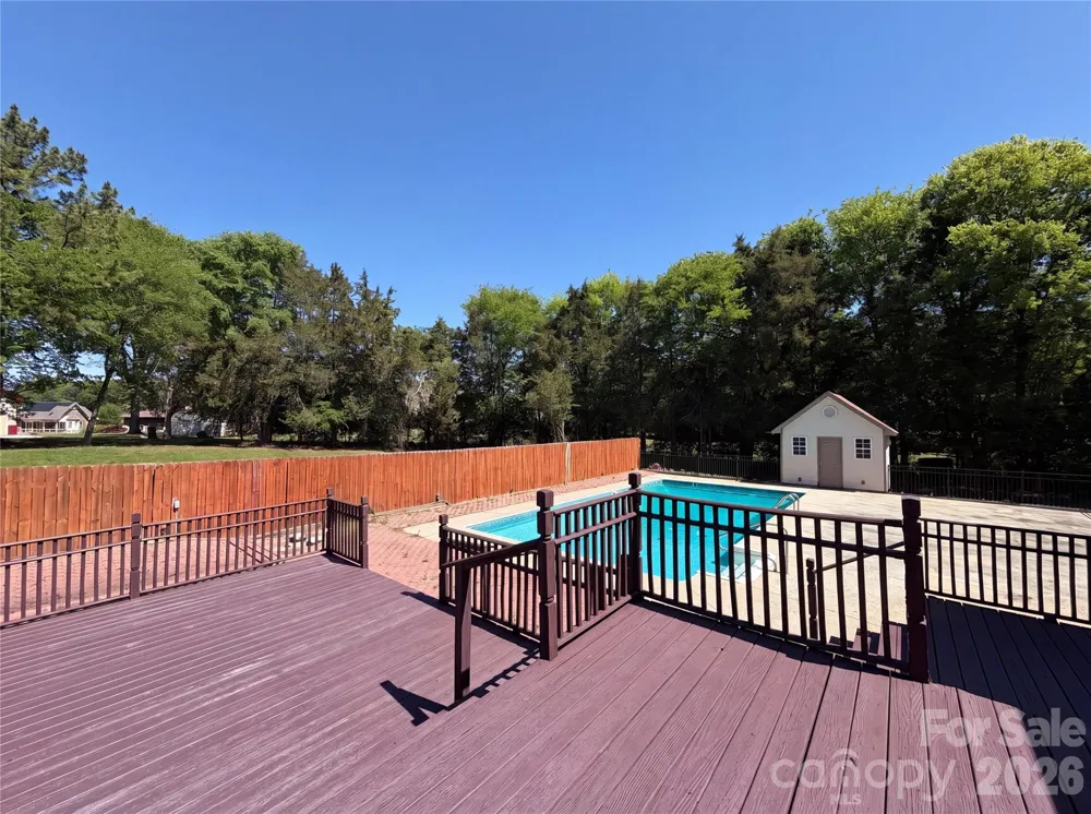 8400 Chestnut Oak Court Harrisburg, NC 28075