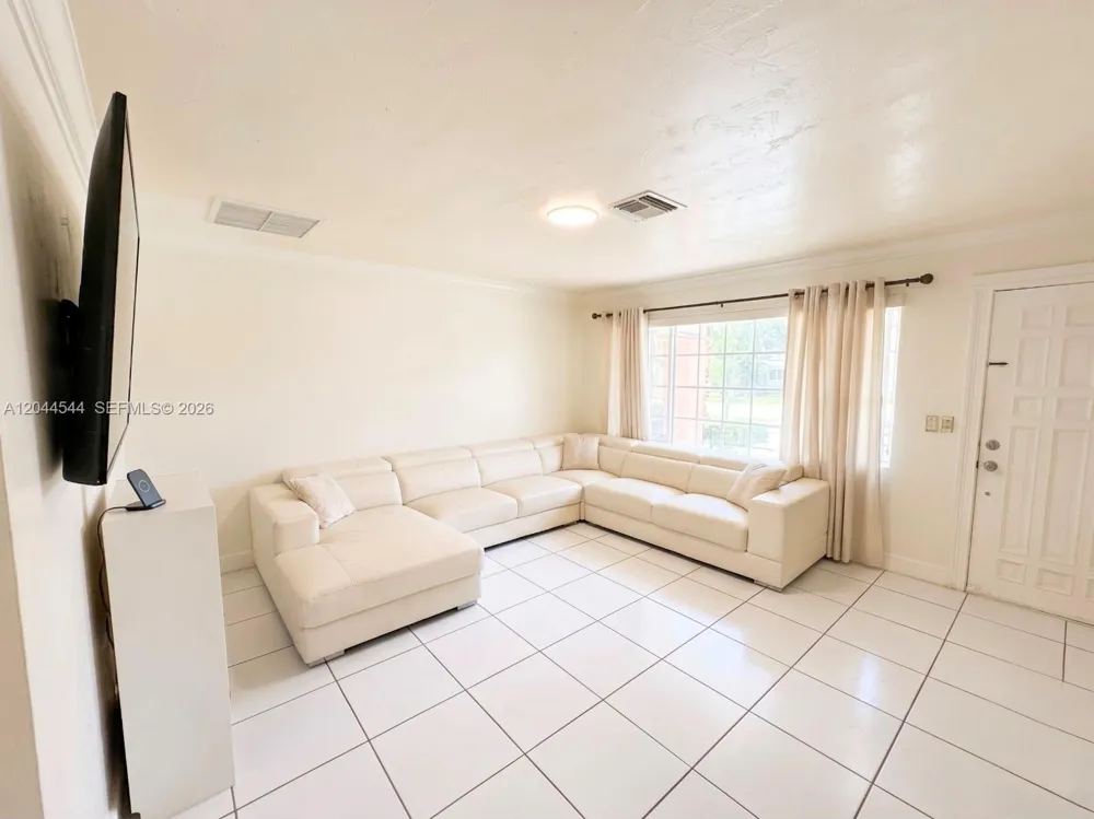 974 SE 1st St #974 Hialeah, FL 33010
