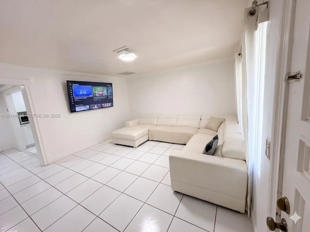 974 SE 1st St #974 Hialeah, FL 33010