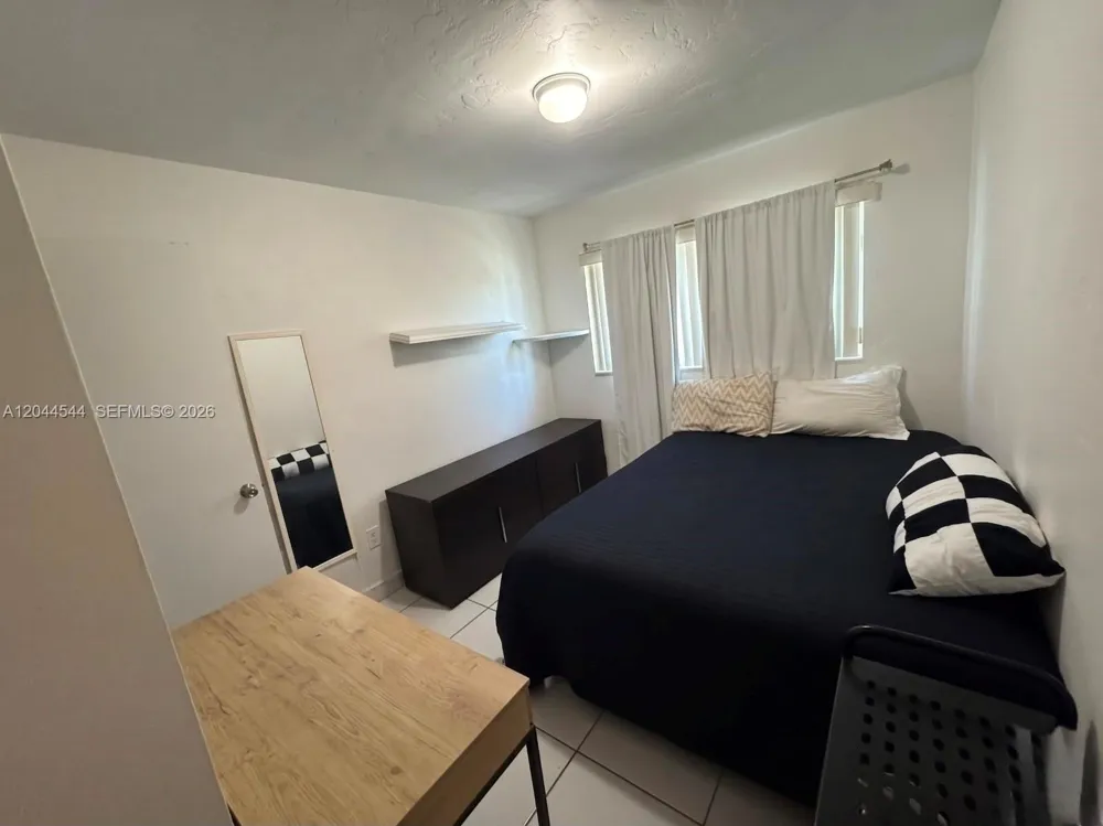 974 SE 1st St #974 Hialeah, FL 33010