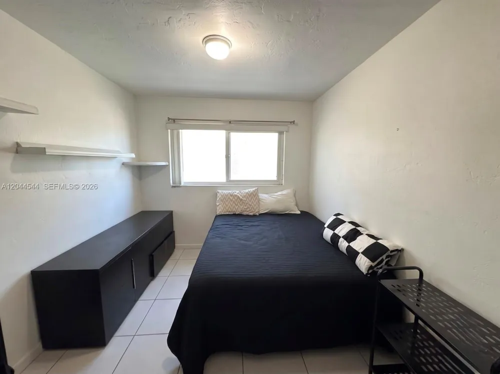 974 SE 1st St #974 Hialeah, FL 33010