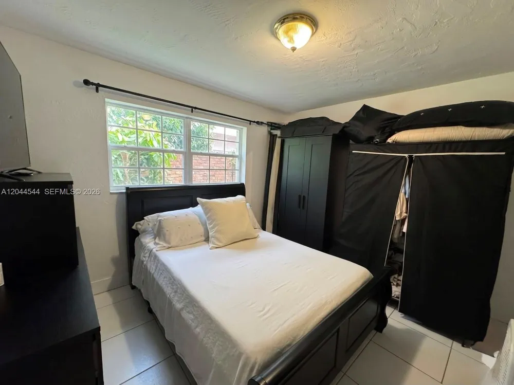 974 SE 1st St #974 Hialeah, FL 33010