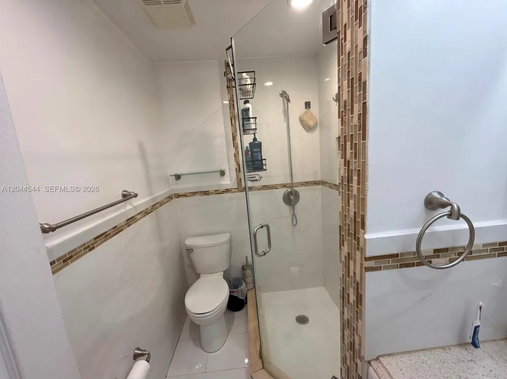 974 SE 1st St #974 Hialeah, FL 33010