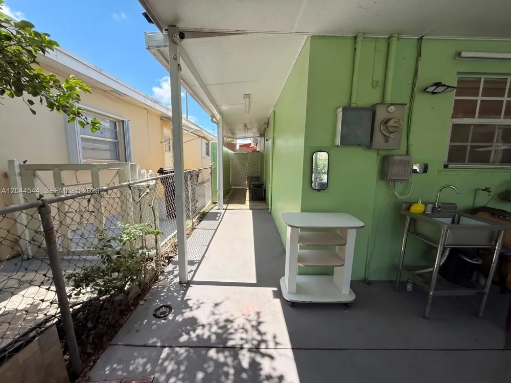 974 SE 1st St #974 Hialeah, FL 33010