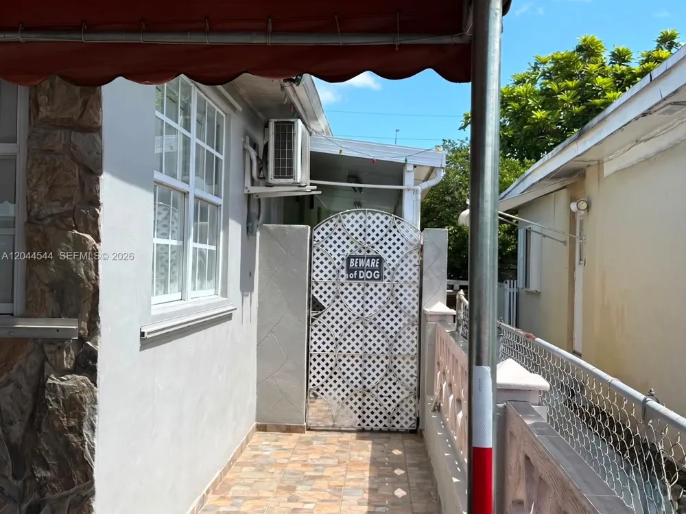 974 SE 1st St #974 Hialeah, FL 33010