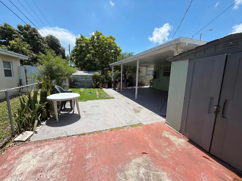 974 SE 1st St #974 Hialeah, FL 33010