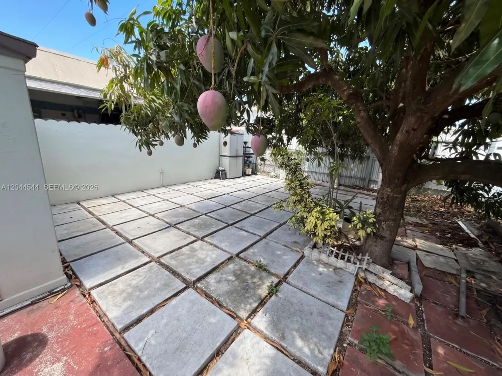 974 SE 1st St #974 Hialeah, FL 33010